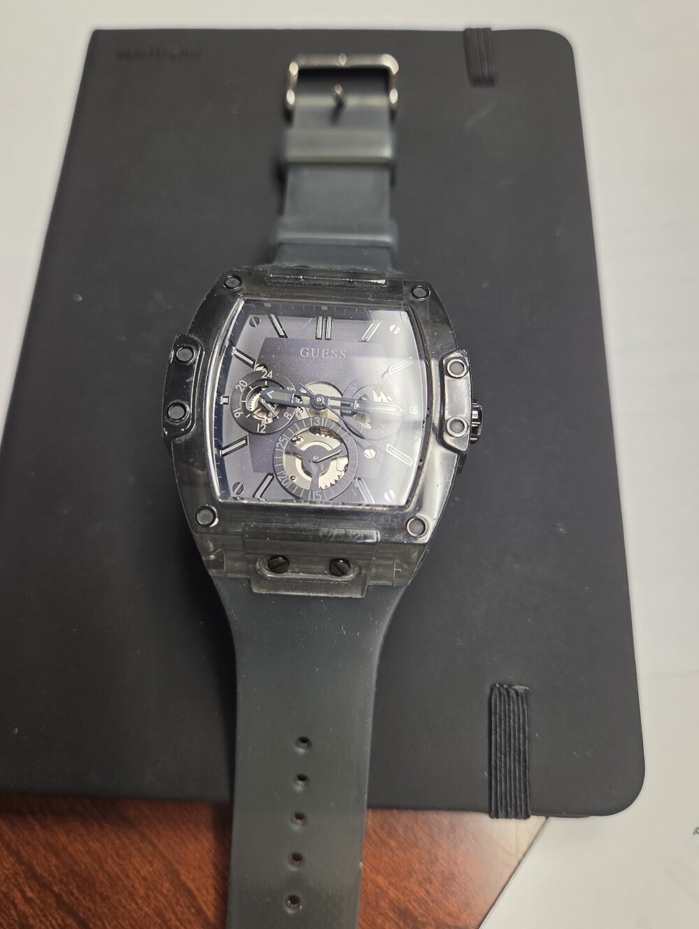 GUESS Men's Gray Watch with Silicone Strap